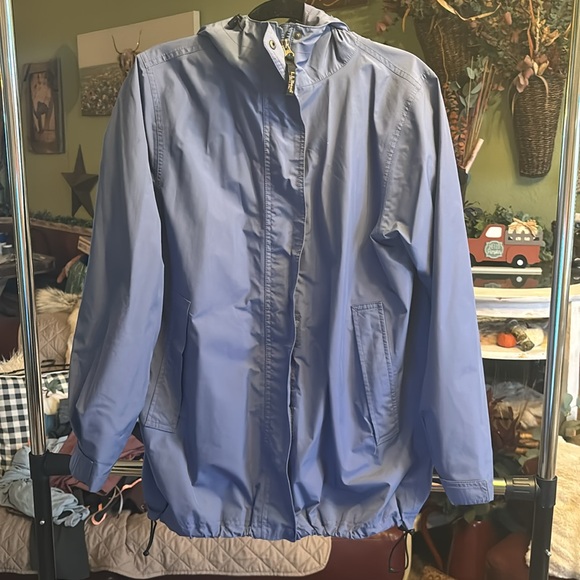 LL Bean Women’s size M rain slicker. - Picture 2 of 9